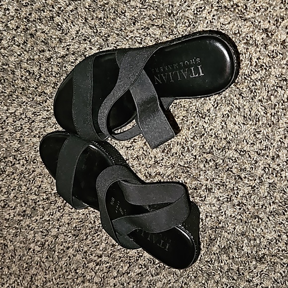 Italian Shoemakers Platorm Wedges - Picture 2 of 4